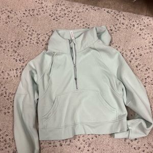 lululemon cropped scuba